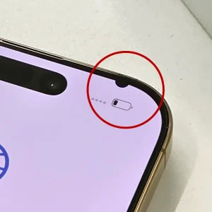 نمای نزدیک از ایراد گوشی گوشی موبایل iPhone 16 PRO -کارکرده دو سیم کارت ظرفیت 256 گیگابایت رنگ Desert titanium